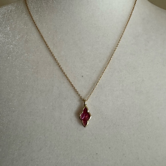 Kendra Scott Framed Abbie Short Pendant Necklace - Picture 5 of 6